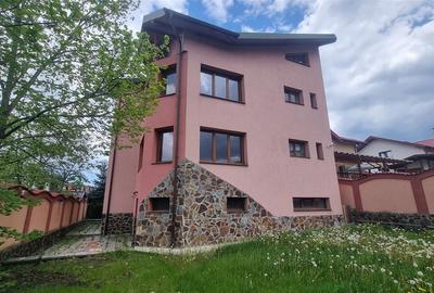 Casă individuală cu 6 camere cu Canalizare în Bunloc