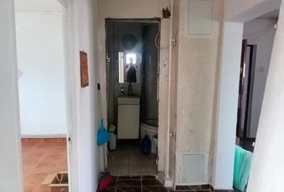 Apartament cu 3 camere decomandat în Berceni - 1