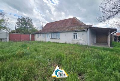 Casă cu 2 camere cu Canalizare în Iratoșu