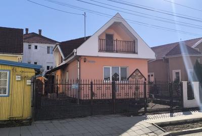 Casă cu 2 camere în Central