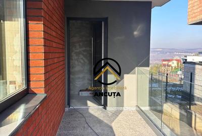 Duplex cu 5 camere cu Canalizare în Florești