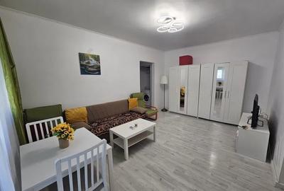 Apartament cu 2 camere semidecomandat, mobilat în 1 Mai