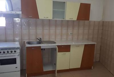 Apartament cu 3 camere decomandat, mobilat în Bălcescu