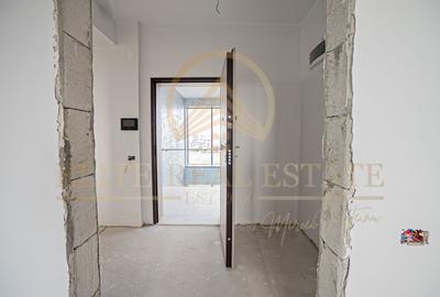 Apartament cu 3 camere decomandat în Km 5 - 18
