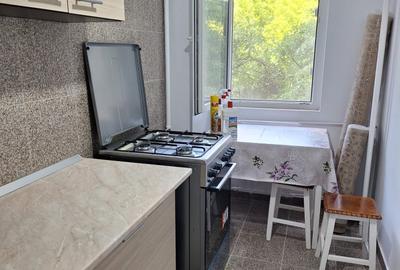Garsonieră decomandată, mobilată în Tei