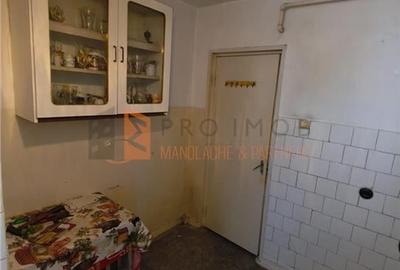 Apartament cu 3 camere decomandat, mobilat în Micro 3 - 7