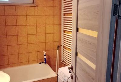 Apartament cu 2 camere decomandat în Precista