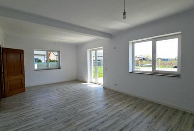 Casă cu 4 camere cu Canalizare în Sânpetru - 5