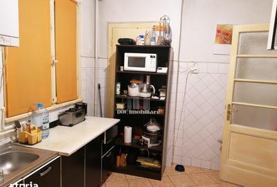 Apartament cu 3 camere semidecomandat în Cișmigiu