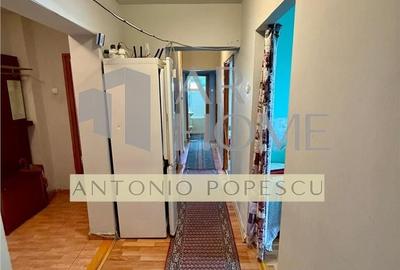 Apartament cu 4 camere decomandat în Malu Roșu