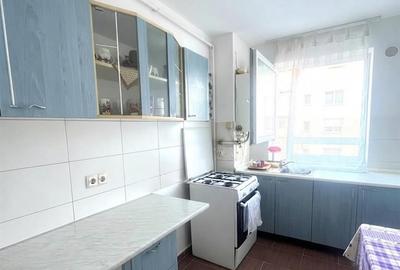 Apartament cu 2 camere decomandat în Dârste