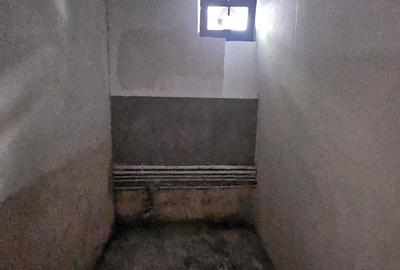 Duplex cu 7 camere cu Canalizare în Vest - 19