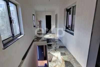 Casă cu 2 camere cu Teren 500 Mp în Central