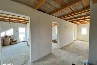 Casă cu 6 camere cu Teren 2200 Mp în Central