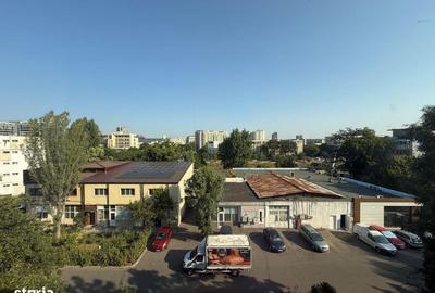 Apartament cu 3 camere decomandat în Podu Roș