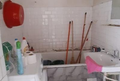 Apartament cu 2 camere decomandat în Drumul Taberei