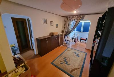 Apartament cu 4 camere decomandat în Inel II