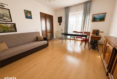 Casă cu 5 camere decomandat cu Teren 545 Mp în Reșița