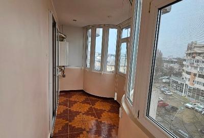 Apartament cu 2 camere decomandat în - 4