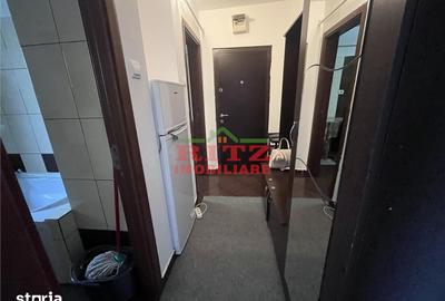 Apartament cu 3 camere semidecomandat în Central - 2