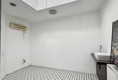 Casă individuală cu 7 camere cu Canalizare în Dorobanți - 25