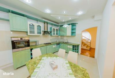 Casă cu 4 camere cu Teren 306 Mp în Central - 2
