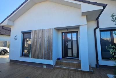 Casă cu 3 camere cu Teren 471 Mp în Sântandrei