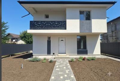 Casă individuală cu 4 camere cu Canalizare în Clinceni