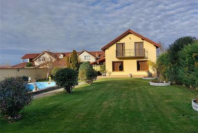 Casă individuală cu 15 camere cu Piscina în Fântânele - 1