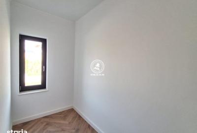 Casă cu 4 camere cu Teren 450 Mp în Rediu