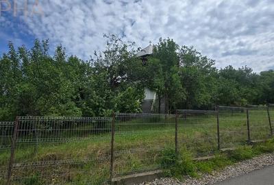 Casă cu 5 camere cu Teren 2320 Mp în Herina