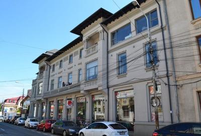 Birou, de 880 mp, în Dacia - 1