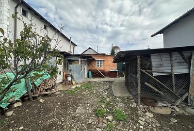 Casă cu 3 camere în Cocoșești