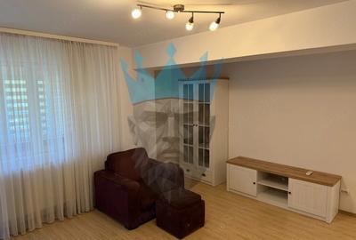 Apartament cu 3 camere semidecomandat în 1 Decembrie 1918