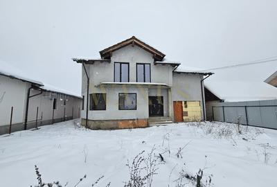 Casă individuală cu 5 camere cu Canalizare în Beclean - 1