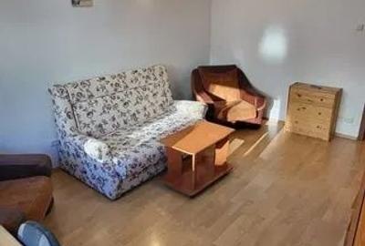 Garsonieră decomandată în Decebal