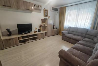 Apartament cu 3 camere decomandat, mobilat în Poarta 6 - 1