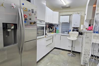 Apartament cu 3 camere semidecomandat, mobilat în Alexandru cel Bun - 2