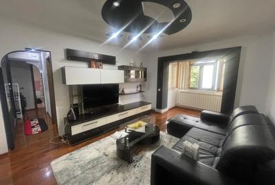 Apartament cu 3 camere decomandat, mobilat în Craiovița Nouă