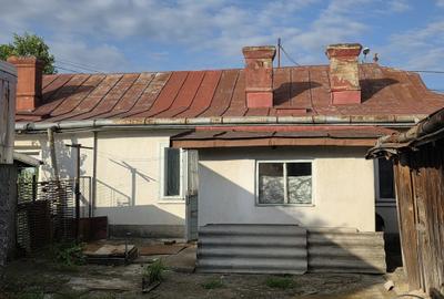 Casă individuală cu 4 camere cu Teren 436 Mp în Central - 1