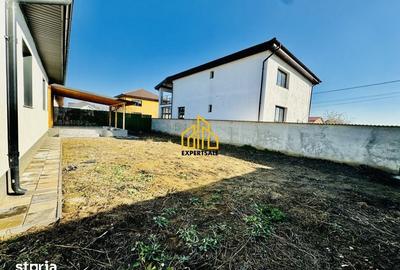 Casă cu 4 camere cu Teren 400 Mp în Domnești