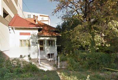 Casă cu 4 camere cu Teren 140 Mp în Ultracentral