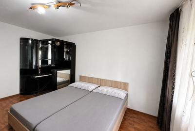 Apartament cu 3 camere decomandat, mobilat în Tractorul - 10