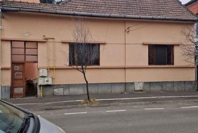 Casă cu 4 camere în Exterior Vest