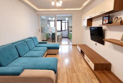 Apartament cu 3 camere semidecomandat în Tractorul