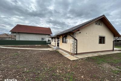 Casă cu 3 camere cu Teren 805 Mp în Dumbrava - 1