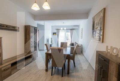 Apartament cu 3 camere semidecomandat, mobilat în Sub Arini
