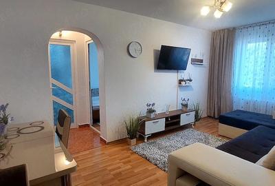 Apartament cu 3 camere semidecomandat în Central - 3