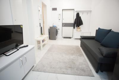 Apartament cu 2 camere nedecomandat în Apărătorii Patriei