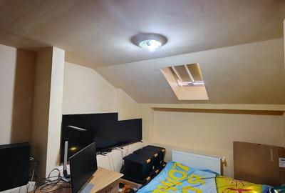 Apartament cu 3 camere decomandat în Exterior Vest